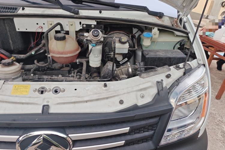 Used SAIC MAXUS Xintu V80  Engine Bay Left