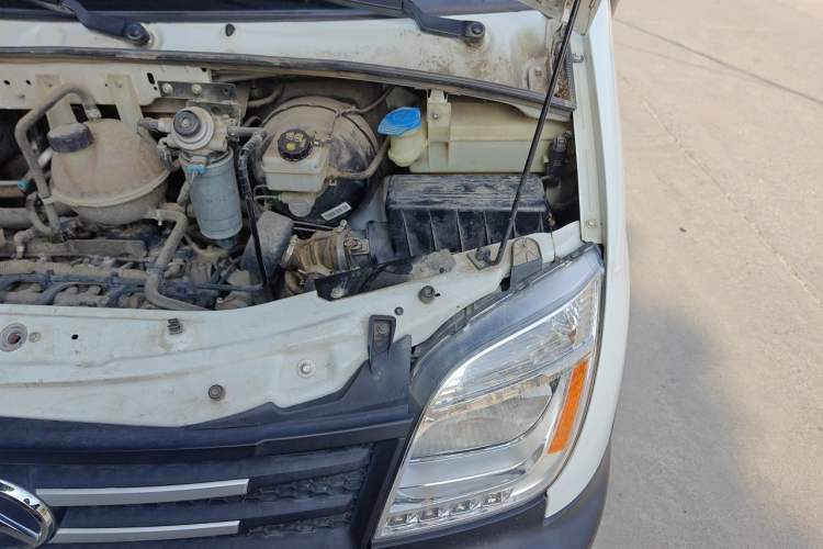 Used SAIC MAXUS Xintu V80  Engine Bay Left