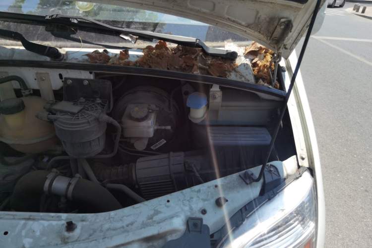 Used SAIC MAXUS Xintu V80  Engine Bay Left