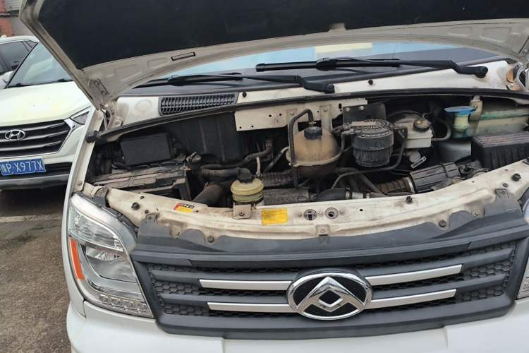 Used SAIC MAXUS Xintu V80 2021 2.0T Manual Classic Aoyuntong Long Wheelbase Mid-Roof 6/7/8/9-Seater Engine Bay Right