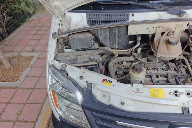 Used SAIC MAXUS Xintu V80  Engine Bay Right