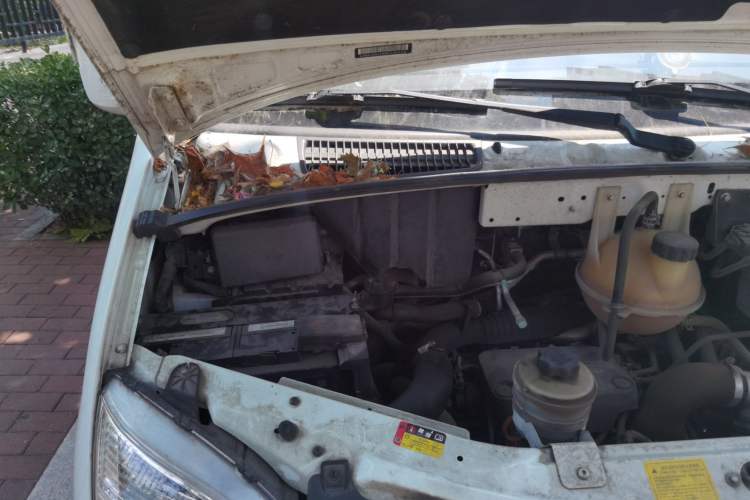 Used SAIC MAXUS Xintu V80  Engine Bay Right