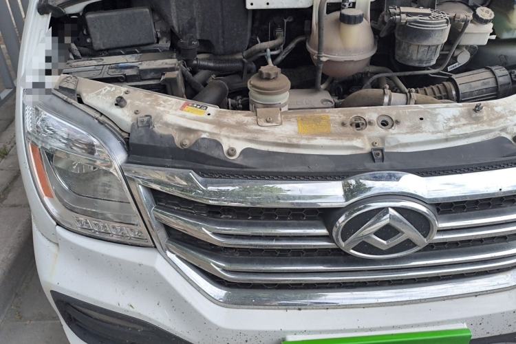 Used SAIC MAXUS Xintu V80 2021 2.0T PLUS AMT All-in-One King Long Wheelbase Mid-Roof Design—6/7/8/9-Seater Engine Bay Right
