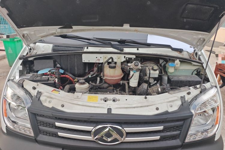 Used SAIC MAXUS Xintu V80  Engine Bay