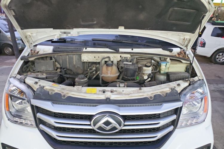 Used SAIC MAXUS Xintu V80 2021 2.0T PLUS Manual All-Around King Short Wheelbase Mid-Roof Variant—5/6/7/8/9-Seater Engine Bay
