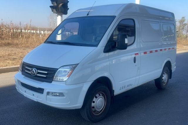 Used SAIC MAXUS Xintu V80 2021 2.0T Manual Classic City Delivery King Short Wheelbase Ultra-Low Roof 3-Seater