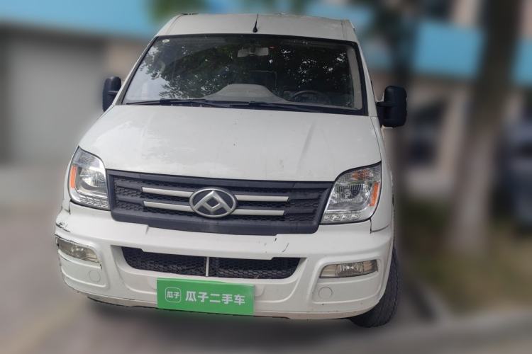 Used SAIC MAXUS Xintu V80 2021 2.0T Manual Classic Aoyuntong Short Wheelbase Mid-Roof 5/6-Seater Exterior 1
