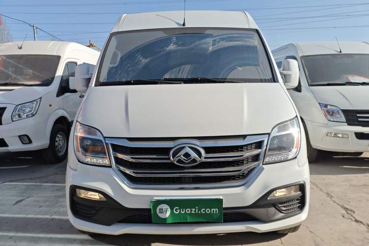 Used SAIC MAXUS Xintu V80 2021 2.0T PLUS Manual All-Around King Long Wheelbase Mid-Roof Variant with 6/7/8/9 Seats Exterior 1