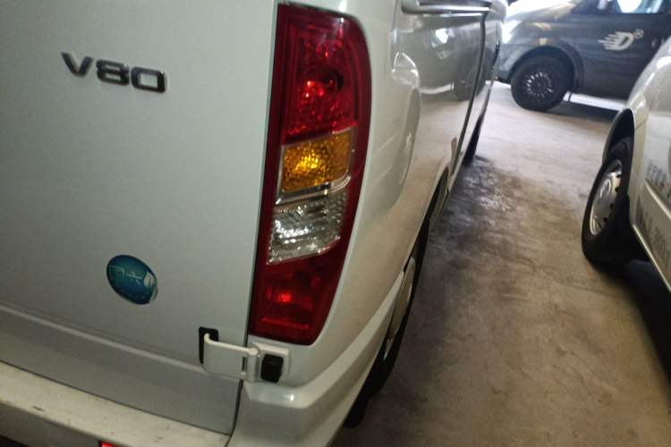 Used SAIC MAXUS Xintu V80 2021 2.0T Manual Classic Aoyuntong Short Wheelbase Ultra-Low Roof 7/8/9-Seater Exterior 3