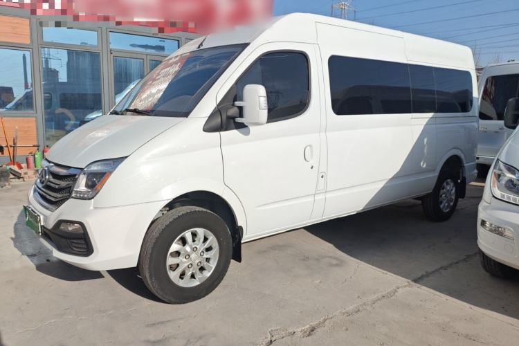 Used SAIC MAXUS Xintu V80 2021 2.0T PLUS Manual All-Around King Long Wheelbase Mid-Roof Variant with 6/7/8/9 Seats Exterior 3