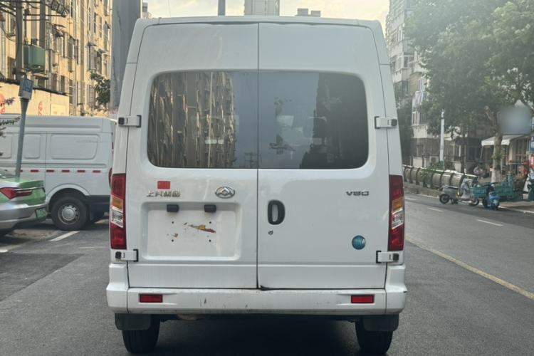 Used SAIC MAXUS Xintu V80 2021 2.0T Manual Classic Aoyuntong Short Wheelbase Mid-Roof 5/6-Seater Exterior 4