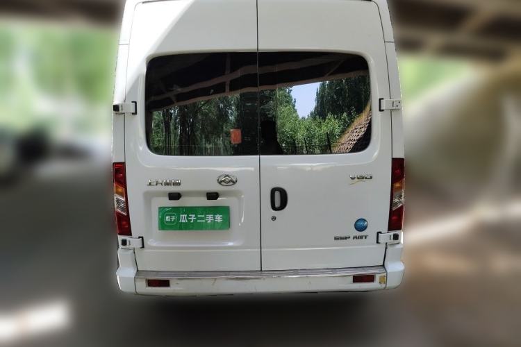 Used SAIC MAXUS Xintu V80 2021 2.0T AMT Classic Aoyuntong Short Wheelbase Mid-Roof 7/8/9-Seater Exterior 4
