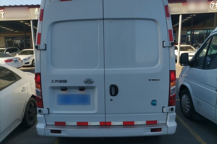 Used SAIC MAXUS Xintu V80 2021 2.0T Manual Classic City Delivery King Short Wheelbase Mid-Roof Design 3 Seats Exterior 4