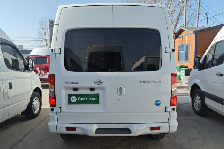 Used SAIC MAXUS Xintu V80 2021 2.0T PLUS Manual All-Around King Long Wheelbase Mid-Roof Variant with 6/7/8/9 Seats Exterior 4