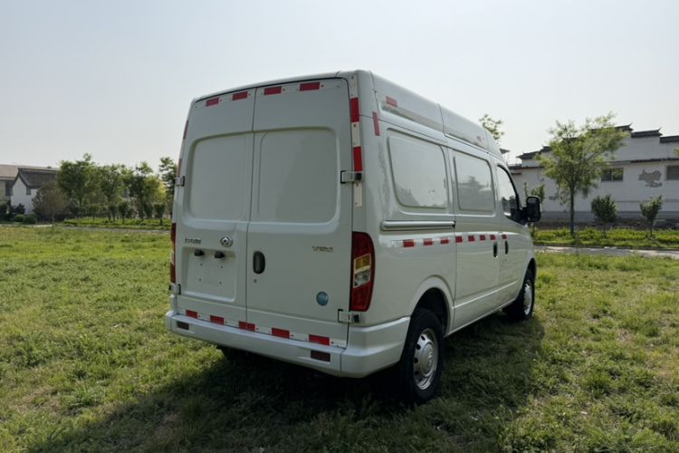 Used SAIC MAXUS Xintu V80 2021 2.0T Manual Classic City Delivery King Short Wheelbase Mid-Roof Design 3 Seats Exterior 5
