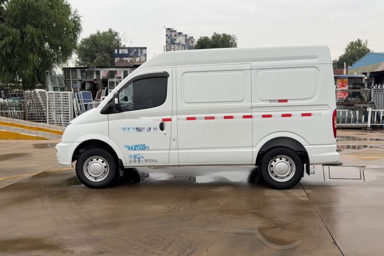 Used SAIC MAXUS Xintu V80 2021 2.0T Manual Classic City Delivery King Short Wheelbase Mid-Roof Design 3 Seats Exterior 5