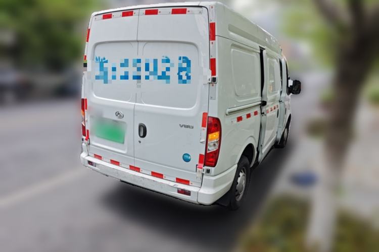 Used SAIC MAXUS Xintu V80 2021 2.0T Manual Classic City Delivery King Short Wheelbase Mid-Roof Design 3 Seats Exterior 5