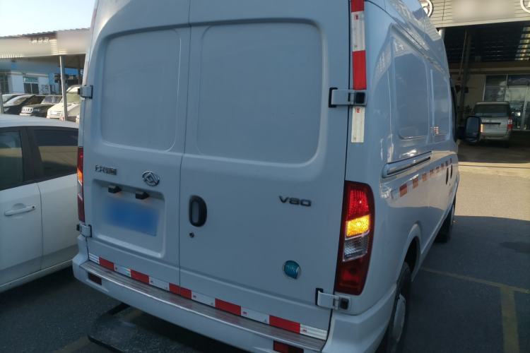 Used SAIC MAXUS Xintu V80 2021 2.0T Manual Classic City Delivery King Short Wheelbase Mid-Roof Design 3 Seats Exterior 5