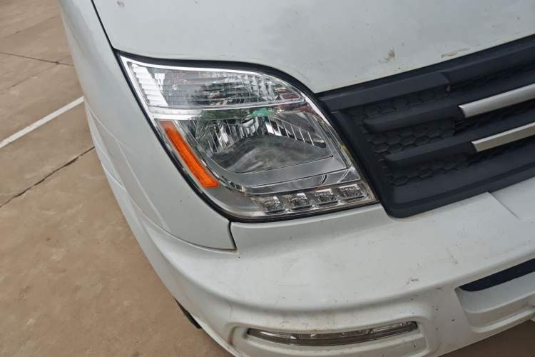 Used SAIC MAXUS Xintu V80 2021 2.0T Manual Classic Aoyuntong Short Wheelbase Mid-Roof 5/6-Seater Exterior 6