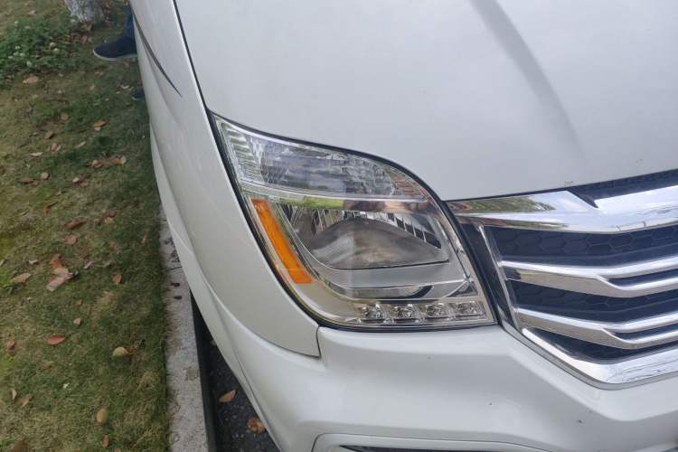 Used SAIC MAXUS Xintu V80 2021 2.0T PLUS Manual City Edition Short Wheelbase Ultra-Low Roof 5/6 Seats Exterior 6
