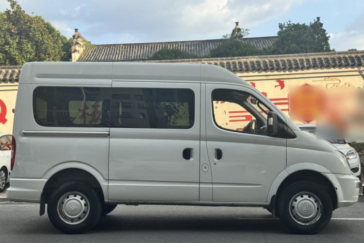 Used SAIC MAXUS Xintu V80 2021 2.0T Manual Classic Aoyuntong Short Wheelbase Mid-Roof 5/6-Seater Exterior 6