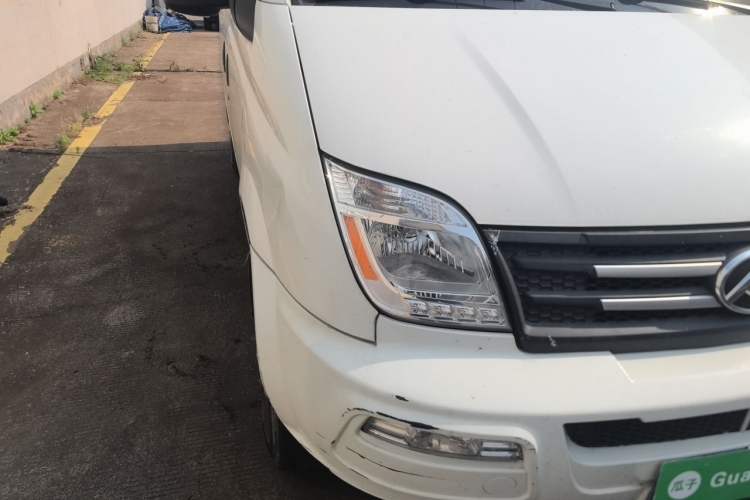 Used SAIC MAXUS Xintu V80 2021 2.0T AMT Classic Aoyuntong Short Wheelbase Mid-Roof 5/6-Seater Exterior 6