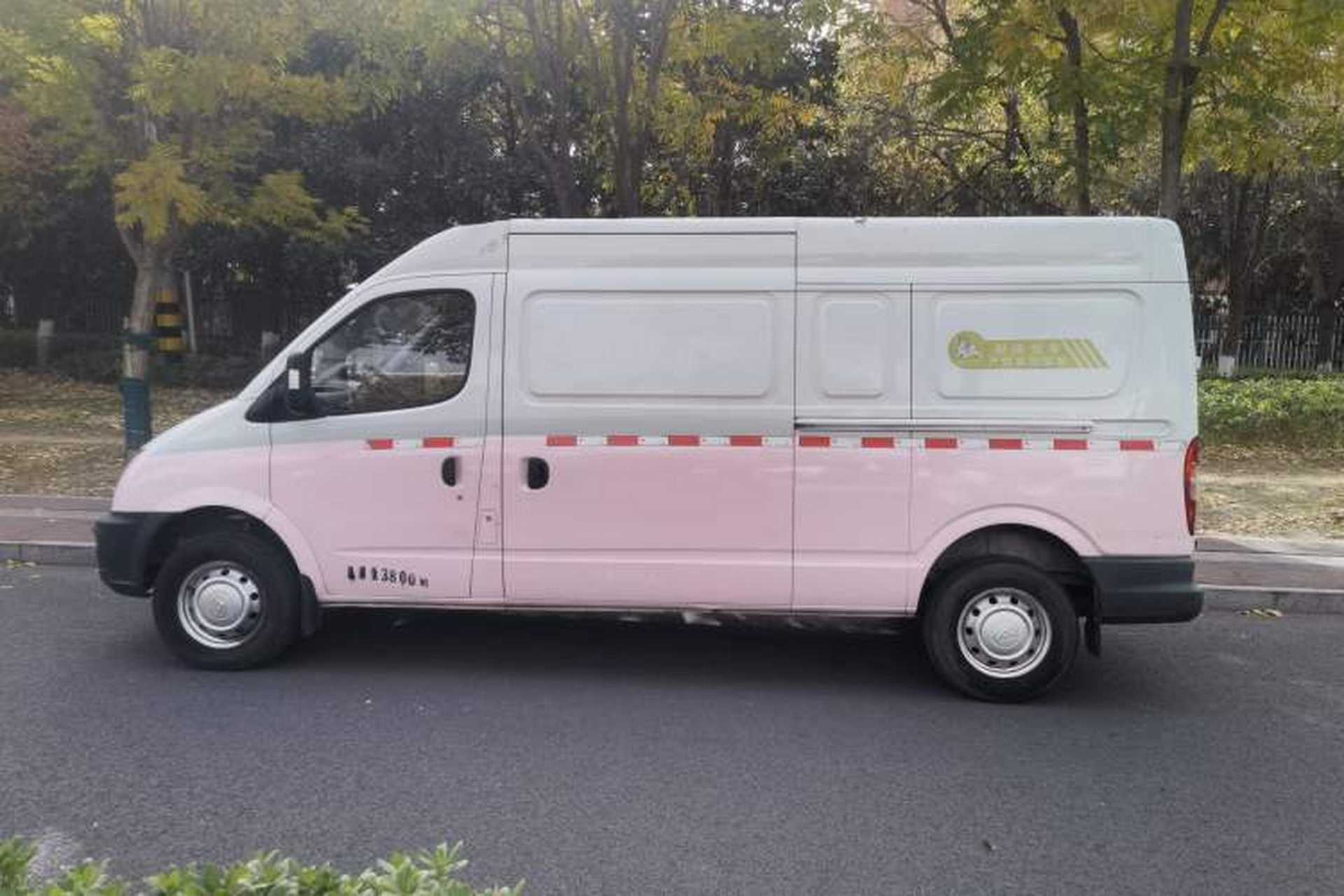 Used SAIC MAXUS Xintu V80 2021 2.0T Manual Classic City Delivery King Long Wheelbase Mid-Roof 3 Seats Exterior 7