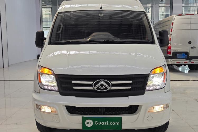 Used SAIC MAXUS Xintu V80 2021 2.0T AMT Classic Aoyuntong Long Wheelbase Mid-Roof 6/7/8/9-Seater Front
