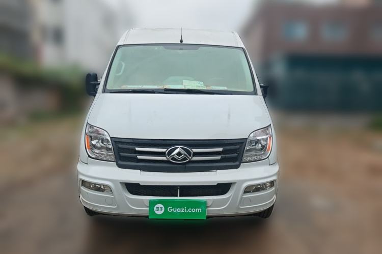 Used SAIC MAXUS Xintu V80 2021 2.0T AMT Classic City Distribution King Long Wheelbase Mid-Roof 3-Seater Front