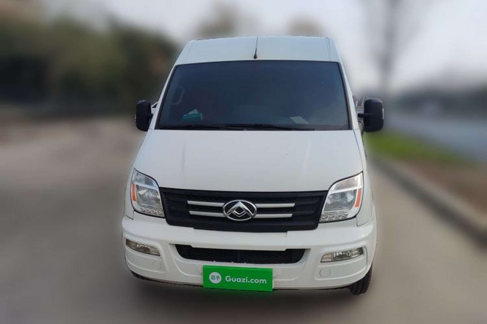 Used SAIC MAXUS Xintu V80 2021 2.0T Manual Classic City Delivery King Long Wheelbase Mid-Roof 3 Seats Front