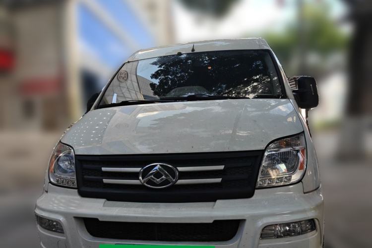 Used SAIC MAXUS Xintu V80 2021 2.0T Manual Classic Aoyuntong Short Wheelbase Mid-Roof 5/6-Seater Front