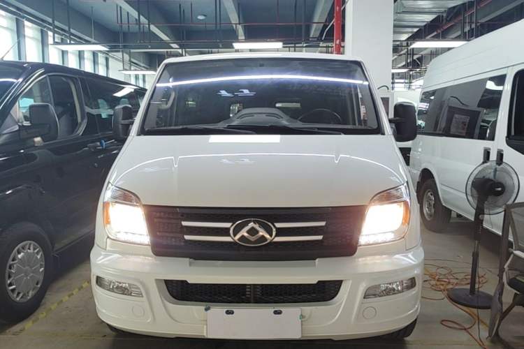 Used SAIC MAXUS Xintu V80 2021 2.0T PLUS AMT City Edition Short Wheelbase Ultra-Low Roof 5/6-Seater Front