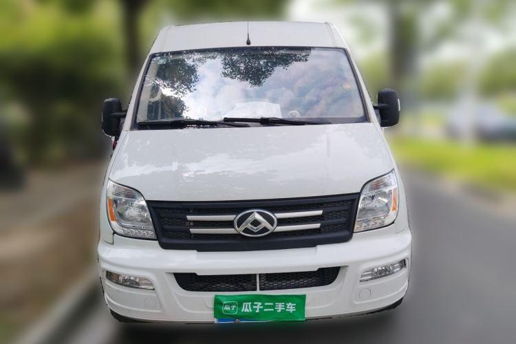 Used SAIC MAXUS Xintu V80 2021 2.0T AMT Classic Aoyuntong Long Wheelbase Mid-Roof 6/7/8/9-Seater Front