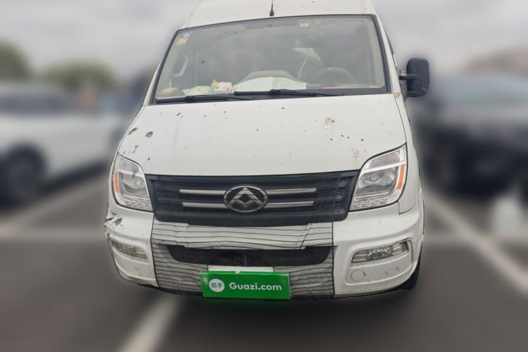 Used SAIC MAXUS Xintu V80 2021 2.0T AMT Classic City Distribution King Long Wheelbase Mid-Roof 3-Seater Front
