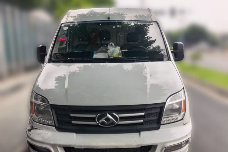 Used SAIC MAXUS Xintu V80 2021 2.0T Manual Classic City Delivery King Long Wheelbase Mid-Roof 3 Seats Front