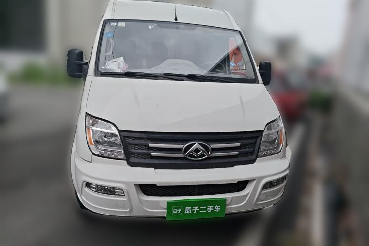 Used SAIC MAXUS Xintu V80 2021 2.0T PLUS Manual Van Short Wheelbase Mid-Roof Design 3-Seater Front