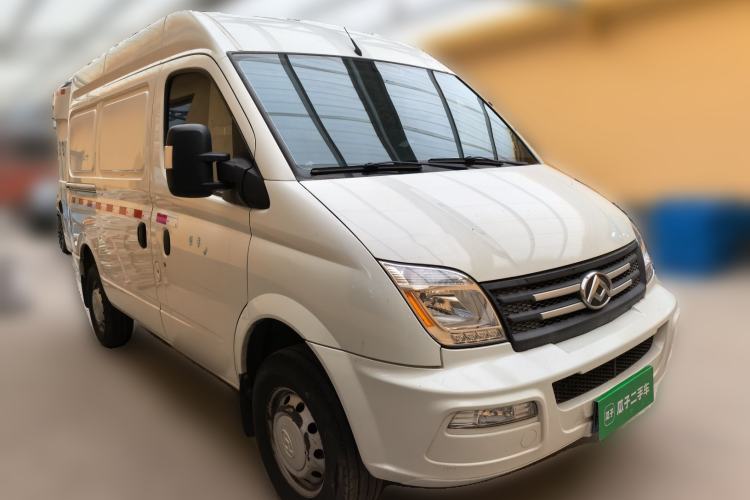 Used SAIC MAXUS Xintu V80 2021 2.0T Manual Classic City Delivery King Short Wheelbase Mid-Roof Design 3 Seats Front Right 45 Deg