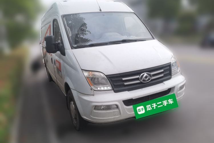 Used SAIC MAXUS Xintu V80 2021 2.0T Manual Classic City Delivery King Long Wheelbase Mid-Roof 3 Seats Front Right 45 Deg