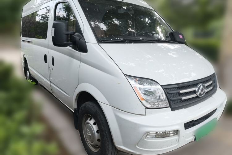 Used SAIC MAXUS Xintu V80 2021 2.0T Manual Classic Aoyuntong 127 PS Mid-axle Mid-roof 6/7/8/9-Seater Front Right 45 Deg