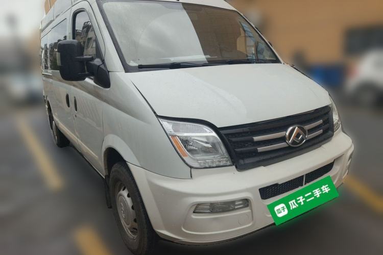 Used SAIC MAXUS Xintu V80 2021 2.0T AMT Classic Aoyuntong 127 PS Mid-axle Mid-roof 6/7/8/9-Seater Front Right 45 Deg