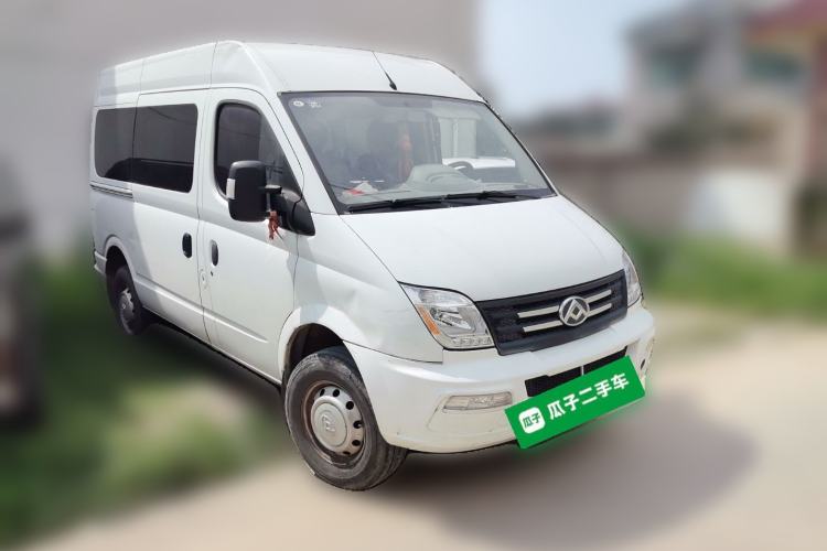Used SAIC MAXUS Xintu V80 2021 2.0T Manual Classic Aoyuntong Short Wheelbase Mid-Roof 5/6-Seater Front Right 45 Deg