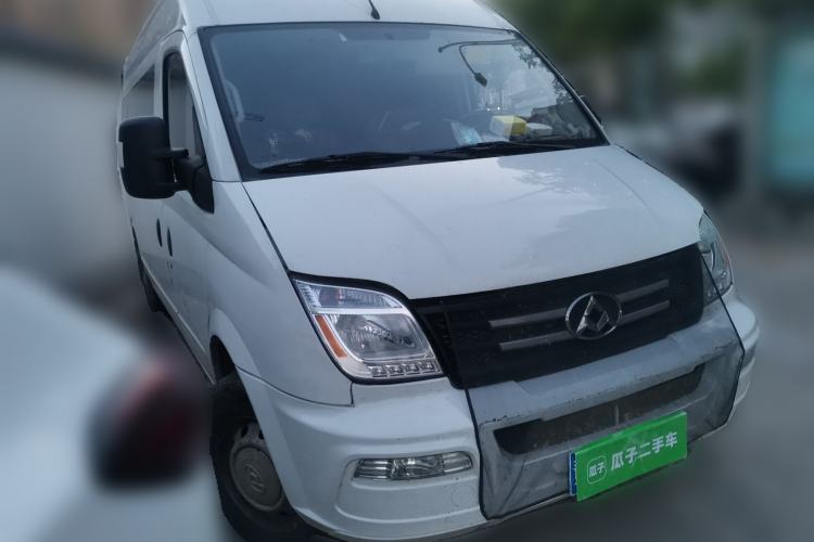 Used SAIC MAXUS Xintu V80 2021 2.0T Manual Classic Aoyuntong Long Wheelbase Mid-Roof 6/7/8/9-Seater Front Right 45 Deg