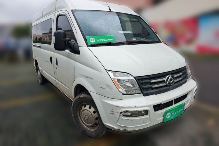 Used SAIC MAXUS Xintu V80 2021 2.0T Manual Classic Aoyuntong 127 PS Mid-axle Mid-roof 6/7/8/9-Seater Front Right 45 Deg