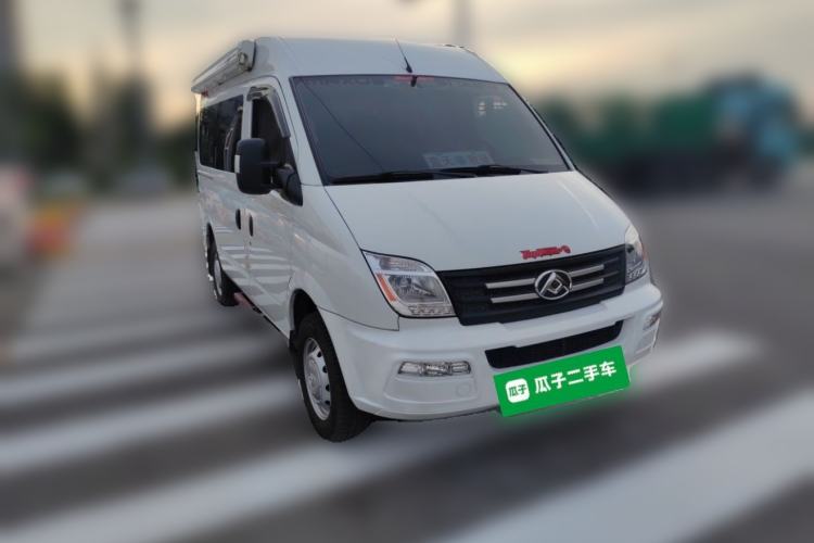 Used SAIC MAXUS Xintu V80 2021 2.0T AMT Classic Aoyuntong Short Wheelbase Mid-Roof 5/6-Seater Front Right 45 Deg