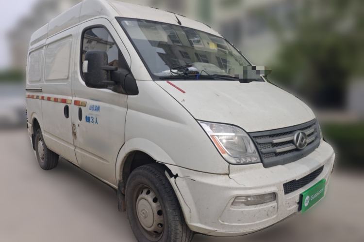 Used SAIC MAXUS Xintu V80 2021 2.0T Manual Classic City Delivery King Short Wheelbase Ultra-Low Roof 3-Seater Front Right 45 Deg