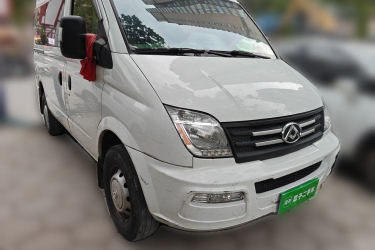 Used SAIC MAXUS Xintu V80 2021 2.0T Manual Classic Aoyuntong Short Wheelbase Mid-Roof 5/6-Seater Front Right 45 Deg