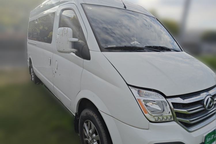 Used SAIC MAXUS Xintu V80 2021 2.0T PLUS Manual All-Around King Long Wheelbase Mid-Roof Variant with 6/7/8/9 Seats Front Right 45 Deg