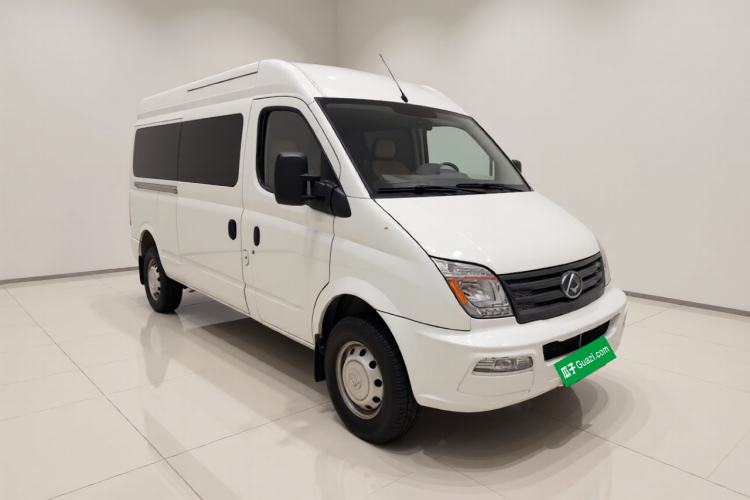 Used SAIC MAXUS Xintu V80 2021 2.0T Manual Classic Aoyuntong Long Wheelbase Mid-Roof 6/7/8/9-Seater Front Right 45 Deg