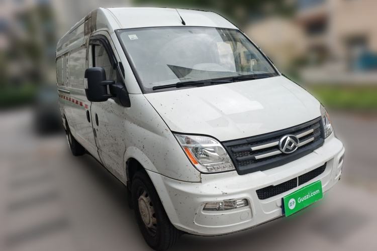 Used SAIC MAXUS Xintu V80 2021 2.0T Manual Classic City Delivery King Long Wheelbase Mid-Roof 3 Seats Front Right 45 Deg