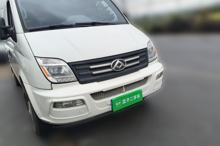 Used SAIC MAXUS Xintu V80 2021 2.0T Manual Classic Aoyuntong Short Wheelbase Mid-Roof 5/6-Seater Front Right 45 Deg